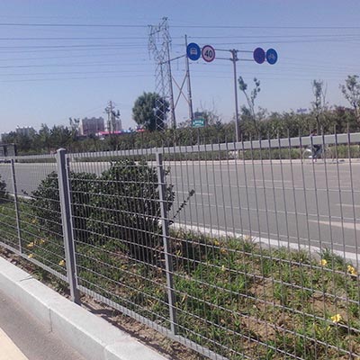 公路護(hù)欄網(wǎng)008